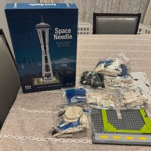 Space Needle Building Blocks Set (Read description)